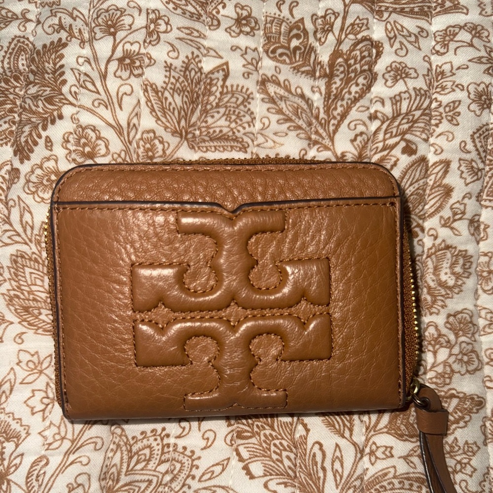 Tory Burch Bombe-T Zip Coin Case Wallet